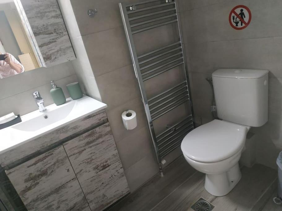 Athens View Apartment Near Metro Station Agia Marina المظهر الخارجي الصورة