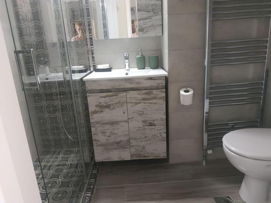 Athens View Apartment Near Metro Station Agia Marina المظهر الخارجي الصورة